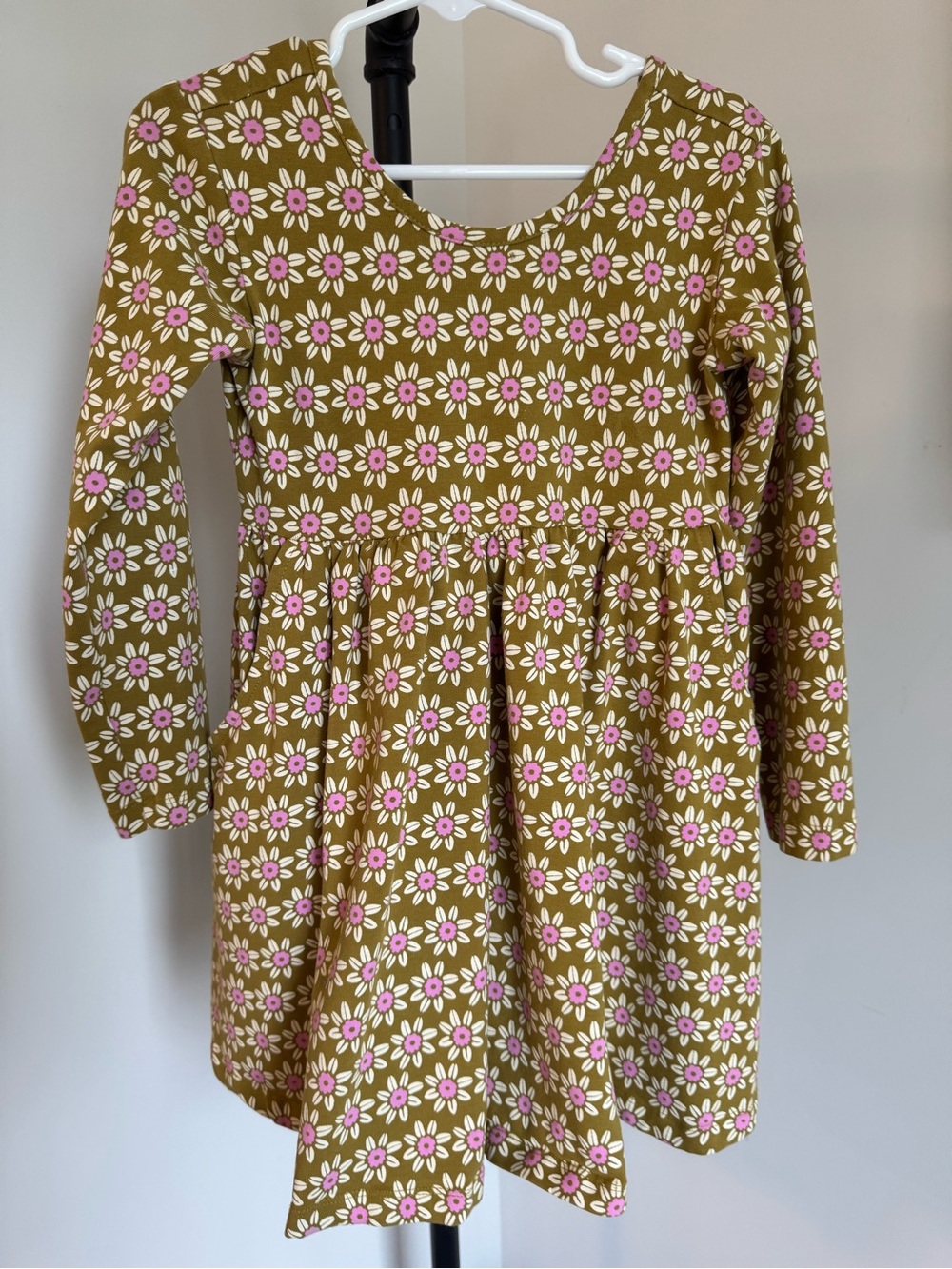 Hanna Andersson Olive Green Floral Daisy Long-Sleeve Dress